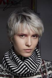 صبغات شعر رمادي غامق قصير / صور صبغات شعر زيتي غامق | الراقية : 5 Ø§Ù„ÙˆØ§Ù† ØµØ¨ØºØ§Øª Ø´Ø¹Ø± Ø¬Ø±ÙŠØ¦Ø© Ù„Ø§Ø·Ù„Ø§Ù„Ø© ÙŠÙˆÙ…ÙŠØ© Ù…Ù…ÙŠØ²Ø© ÙÙŠ Ø®Ø±ÙŠÙ 2020 Ù…Ø¬Ù„Ø© Ù‡ÙŠ