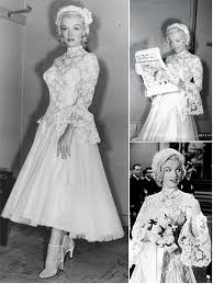Iconic Wedding Dresses In The Film Gentlemen Prefer Blondes The Wedding Secret Magazine Marilyn Monroe Wedding Gentlemen Prefer Blondes Marilyn Monroe