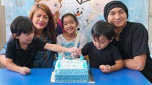 Pasangan yang berprofesi sebagai disc jokey itu langsung manggung berdua usai menggelar pernikahan. Sheila Marcia Kecelakaan Anji Pikirkan Kondisi Anak Anak Kumparan Com