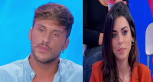 Segnalazione bomba su giulia d'urso da parte di sheri, ex corteggiatrice di alessandro zarino. Uomini E Donne Foto Incastra Giulio Raselli E Giulia D Urso