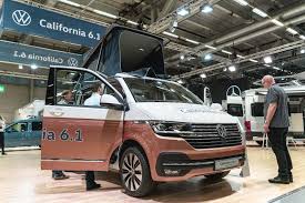 The kitchen and associated gubbins are. Roomtour Vw California 6 1 Ocean Beach Mycamper Magazin