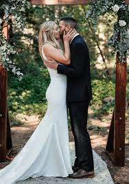 Alyssa Kristin Sydney Wedding Dress Used Size 12 1 200 Wedding Dresses Bow Wedding Dress Big Wedding Dresses