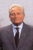 Giampiero boniperti, for decades juventus' record goalscorer who went on to become president of the turin giants, has died at the age of 92, the club announced friday. Profilo Presidente Giampiero Boniperti