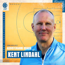Välkommen tillbaka till 🏀, Kent Lindahl! 🤗🇸🇪 Lindahl kompletterar  damlandslagets coachstab där han kommer att vara ansvarig för individuell  coachning ur ett idrottspsykologiskt perspektiv, för både spelare och  övriga coacher på resan