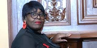 Denise Drayton's Instagram, Twitter & Facebook