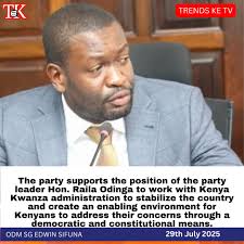 Party Leader PM Raila Odinga has officially and publicly migrated to Airtel  Kenya