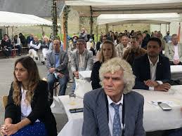 Check spelling or type a new query. Aisne Xavier Bertrand S Adresse A Ses Soutiens Depuis Son Siege De Voiture Certains Avaient Traverse La France Pour Le Voir