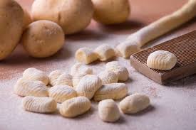 Questi tuberi, essendo molto poveri di grassi, sono perfette per chi segue in media consumiamo 109 kg di patate all'anno. Le Patate Fanno Ingrassare Vero O Falso Scopriamolo
