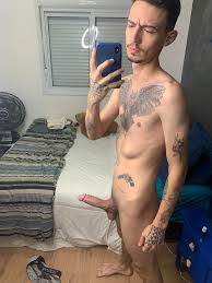 Nudes de garoto de programa novinho dotado - Foto de Penis