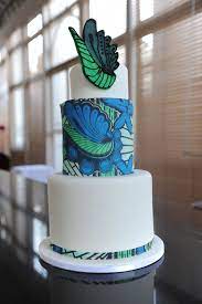 The shapes were the same with little or no decoration besides the white icing cover. 27 Koeke Afrika Ideas African Wedding Cakes African Cake Traditional Wedding Cakes