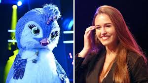 The masked singer ist eine musikshow, in der prominente maskiert in ganzkörperkostümen singen. Ist Laura Muller Das Kuken Bei The Masked Singer