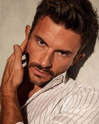 First look at Anthony wearing a beard in Bridgerton Season 4! WE ARE  SCREAMING!!!!! 😍 #jonathanbailey #jonnybailey #jbayleaf #bridgerton  #anthonybridgerton #netflix #fellowtravelers #skippy #timlaughlin  #wickedmovie #wicked #Fiyero #jurassicworld ...