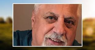 Thomas Reinbold's Instagram, Twitter & Facebook