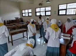 Saya akan menerima mereka di ruangan saya dan membiarkan mereka menceritakan masalah kandidat: Penyampaian Visi Dan Misi Kandidat Ketua Pmr Wira Man 2 Banyumas Selamat Datang Di Man 2 Banyumas