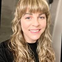 Elizabeth Tooley's Instagram, Twitter & Facebook