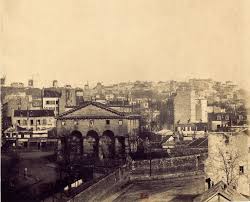 La Barriere De Clichy Et Le Mur Des Fermiers Generaux Pris En 1859 Depuis Le Boulevard Des Batignolles Les Moulins Vieux Paris Montmartre Paris Photographie