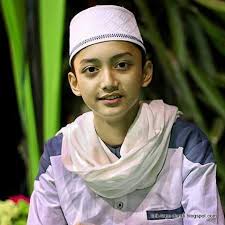 Grup sholawat ini, memiliki anggota yang tergabung di dalamnya. Lirik Lagu Ibu Aku Rindu Gus Azmi Syubbanul Muslimin Lirik Lagu Dunia