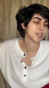 Da way his hair do that swoopy swoop #princeeric #disney