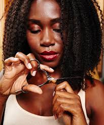 Check out 43 curly hair ideas as well loads of style tips and even a tutorial! Cutting Curly Hair Methods