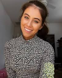 Violet Summers Biography, Age, Boyfriend, Income & Unknown Facts