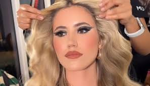 Mary Mayorga, la estilista ecuatoriana que brilla en el videoclip de Danny  Ocean y SECH