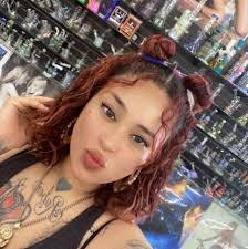 Elisa Deleon's Instagram, Twitter & Facebook