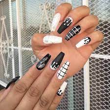 Diseños de uñas existen infinidad; Disenos Colores Y Lindos Motivos De Unas Acrilicas Solo Tendencias