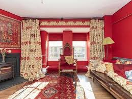 The castle itself has been very well preserved and is a step back in history. Take A Look Inside The 345 000 Edinburgh Flat Which Has Its Own Throne Room Edinburgh News
