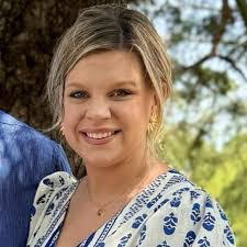 Carolyn Shackelford's Instagram, Twitter & Facebook