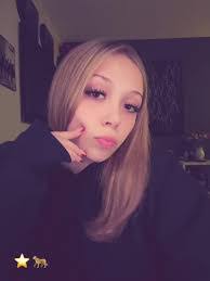 Mia Winn's Instagram, Twitter & Facebook