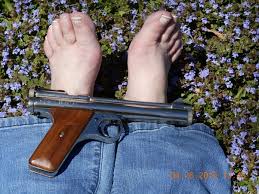 The main options are.177 and.22 and main difference between the calibres (diameter of the inside of the rifle barrel) is the weight of the pellet they can fire. Can An Air Pistol Traveling 394 Fps Kill A Bird Quora