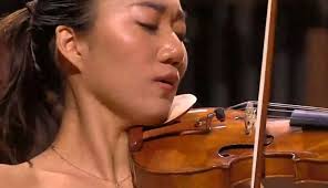 Elli Choi, violino