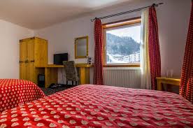 Va puteti caza in hotelurile si vilele complexului cheile gradistei, puteti lua masa in restaurantul cheile gradistei. Resort Cheile Gradistei Moieciu Moieciu De Sus Aktualisierte Preise Fur 2021