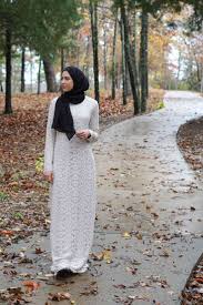 Bis zur veröffentlichung dieses blogposts schon zwei mal… 🙂 läuft ja auch immerhin schon eine woche. With Love Leena A Fashion Lifestyle Blog By Leena Asad Fashion Fashion Lifestyle Blog Hijab Style Tutorial