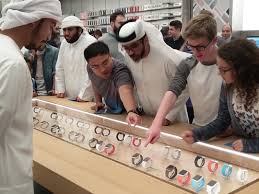 The panel is detected properly by the os but i have purchased another cinema display with a busted screen off ebay. Apple Opens First Retail Stores In The Middle East Retail Gulf News