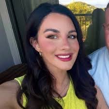 Sandra Macleod's Instagram, Twitter & Facebook