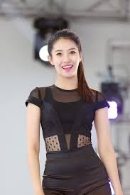 Bestie dahye skirt fashion : 10 Hottest Swimsuit Stage Outfits That Are Sexy Af Koreaboo