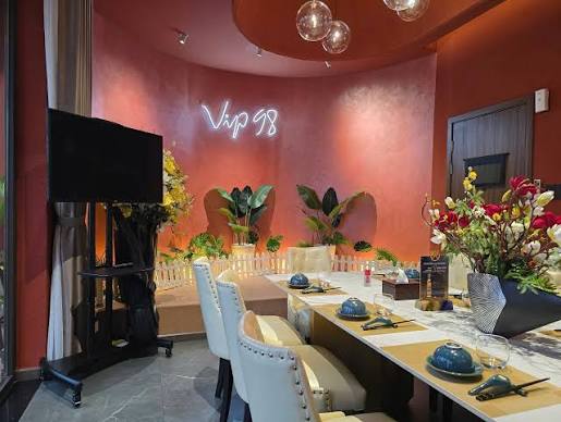 VIP 98 LUXURY RESTAURANT – KHÔNG GIAN ĐẲNG CẤP GIỮA HAI ĐẠI LỘ BIỂU TƯỢNG