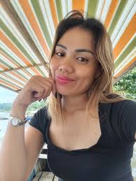 Introduction and photo sharing in engagement group