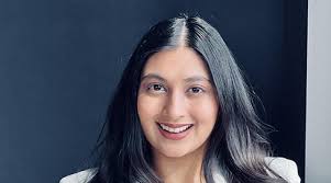 Sara Paracha's Instagram, Twitter & Facebook