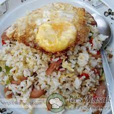 Nasi Goreng Pedas Telur Mata Recipe By Miszberry Letsmasak Com Recipe Memasak Resep Masakan Ide Makanan
