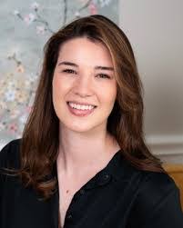 Sarah Faust's Instagram, Twitter & Facebook