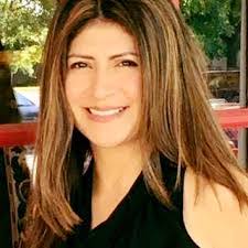 Elisa Simmons's Instagram, Twitter & Facebook