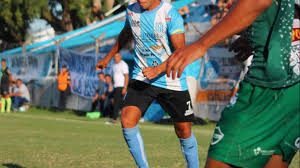 Soccer world record with 36 red cards given in 1 game between argentina claypole and victoriano arenas by referee damian rubino. Claypole Sumo Su Sexto Refuerzo Politica Del Sur