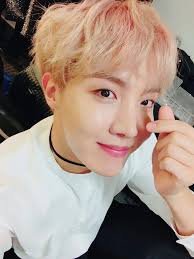 A slang term used to describe a second person who tweets on a single twitter account. Bts Twitter Jhope Tweet Army S Amino