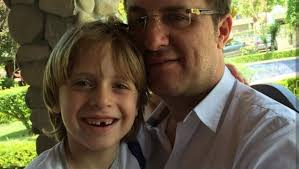 Në Peru mund të zgjidhesh kryetar komune me... short "kokë a pil"