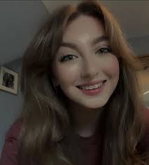 Stacy Arriola's Instagram, Twitter & Facebook