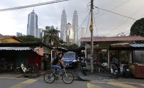 Selain guna pendapatan garis kemiskinan (pgk) 2019, kerajaan turut guna kaedah pengukuran kemiskinan berasaskan pelbagai dimensi. Takrif Kemiskinan Dalam Islam Konsisten Dan Relevan Sepanjang Zaman Hizbut Tahrir Malaysia