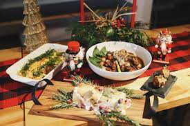 Christmas eve, as the name suggests, is celebrated what is the traditional. Seattle Restaurants Open On Christmas Day Where To Get Take Out Thrillist