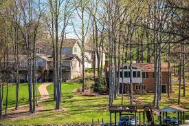 Zillow has 58 homes for sale in moneta va matching on smith mountain lake. Living In Smith Mountain Lake Va Restaurants Parks Homes Long Foster